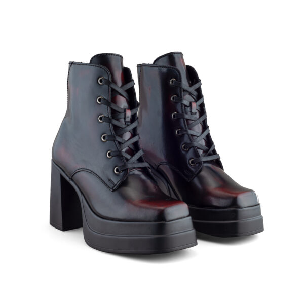 Bota De Piel Con Plataforma Y Tacón Ancho En Camaleón Vino