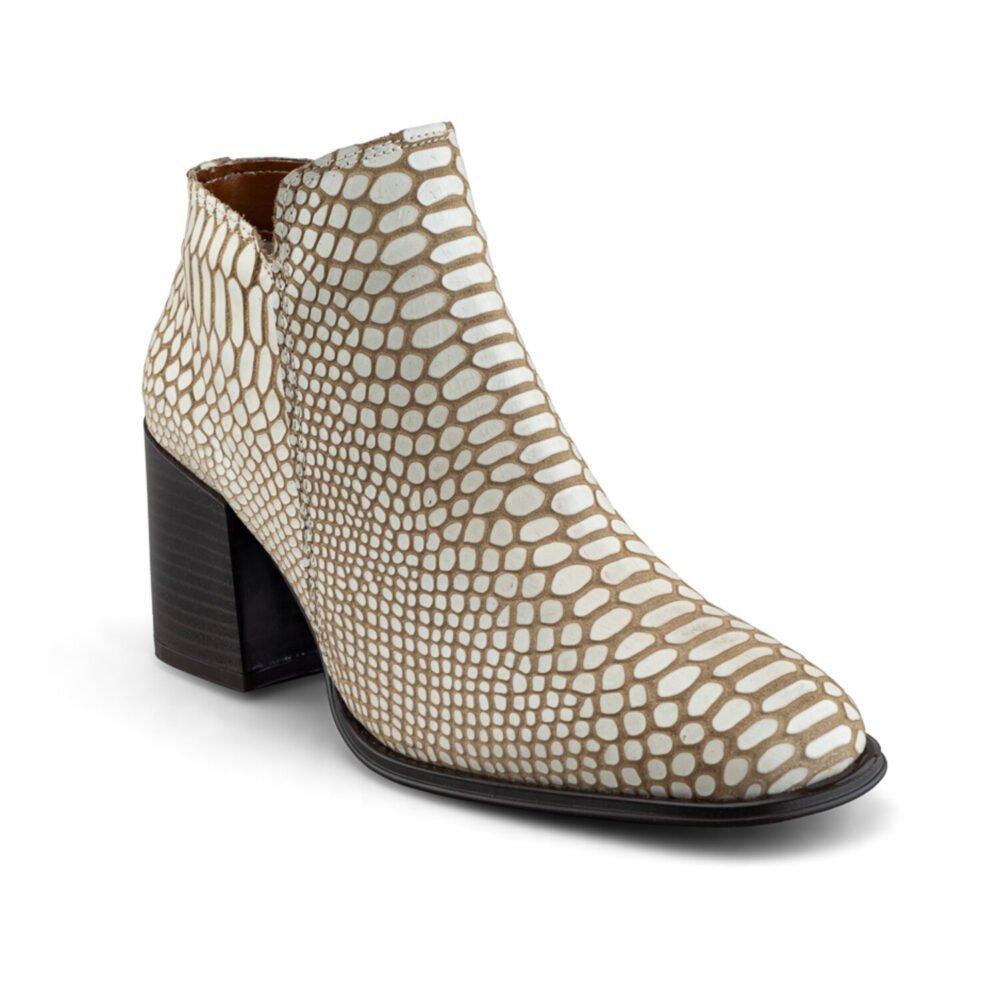 Botín En Piel Vacuno Crema Acabado Grabado Para Mujer – Piel Flexible marca DASALO ELEGANTE CASUAL BOTAS FINAS DE MUJER
