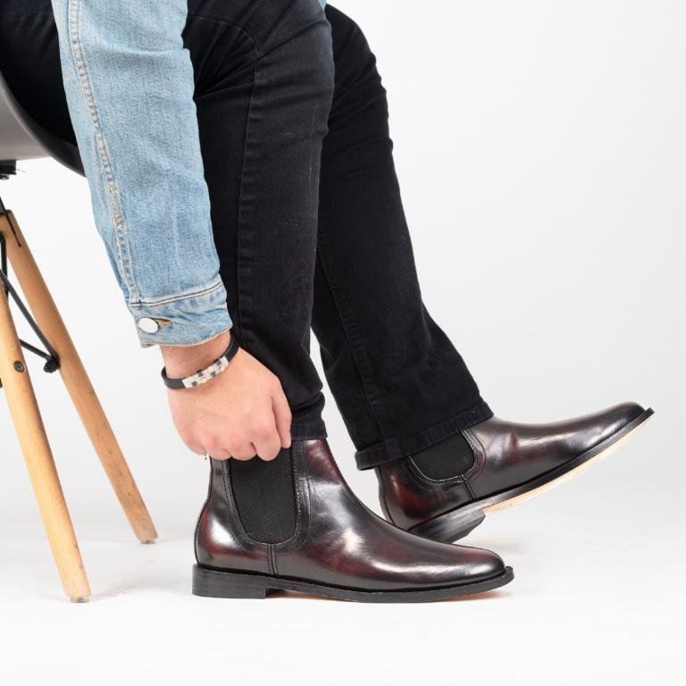 Botín Chelsea En Piel Vacuno Vino Camaleón Para Hombre marca DASALO