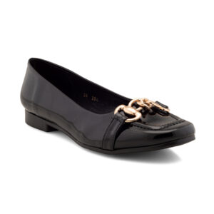 Mocasin De Charol Negro Con Cadena Para Mujer