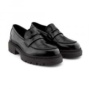 Mocasín Penny Loafer De Piel Negra Para Hombre Con Suela Chunky En Uso Outfit Formal Moderno