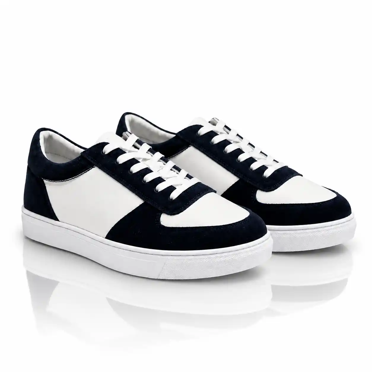 TENIS DASALO BLANCO con insertos de gamuza azul de hombre estilo casual, urbano de piel genuina con insertos de gamuza
