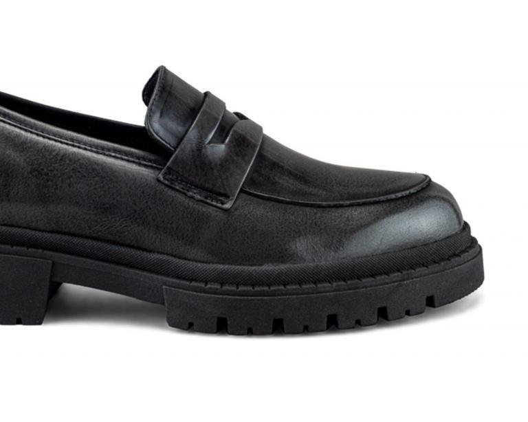 Penny Loafer Chunky En Piel Vacuno Negro Con Suela Gruesa Y Diseño Contemporáneo Para Hombre