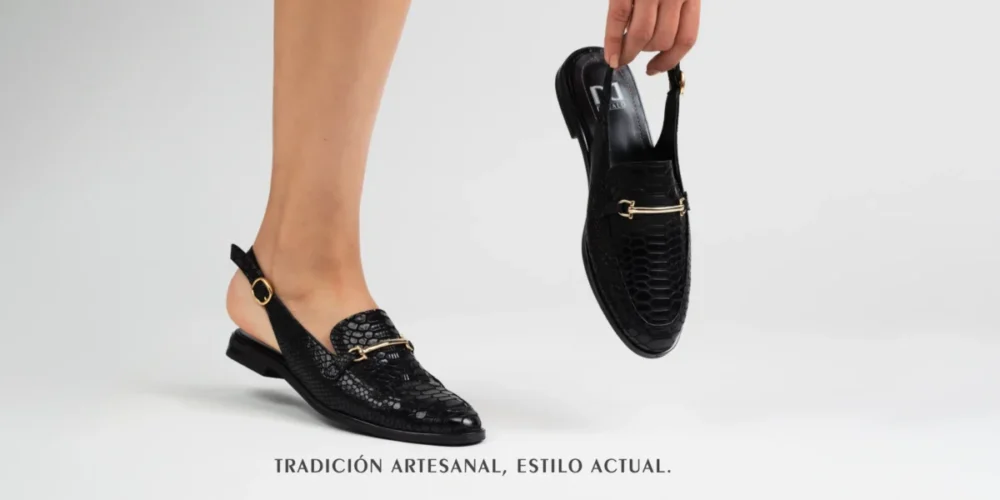 Mocasín de piel vacuno acabado exótico para mujer