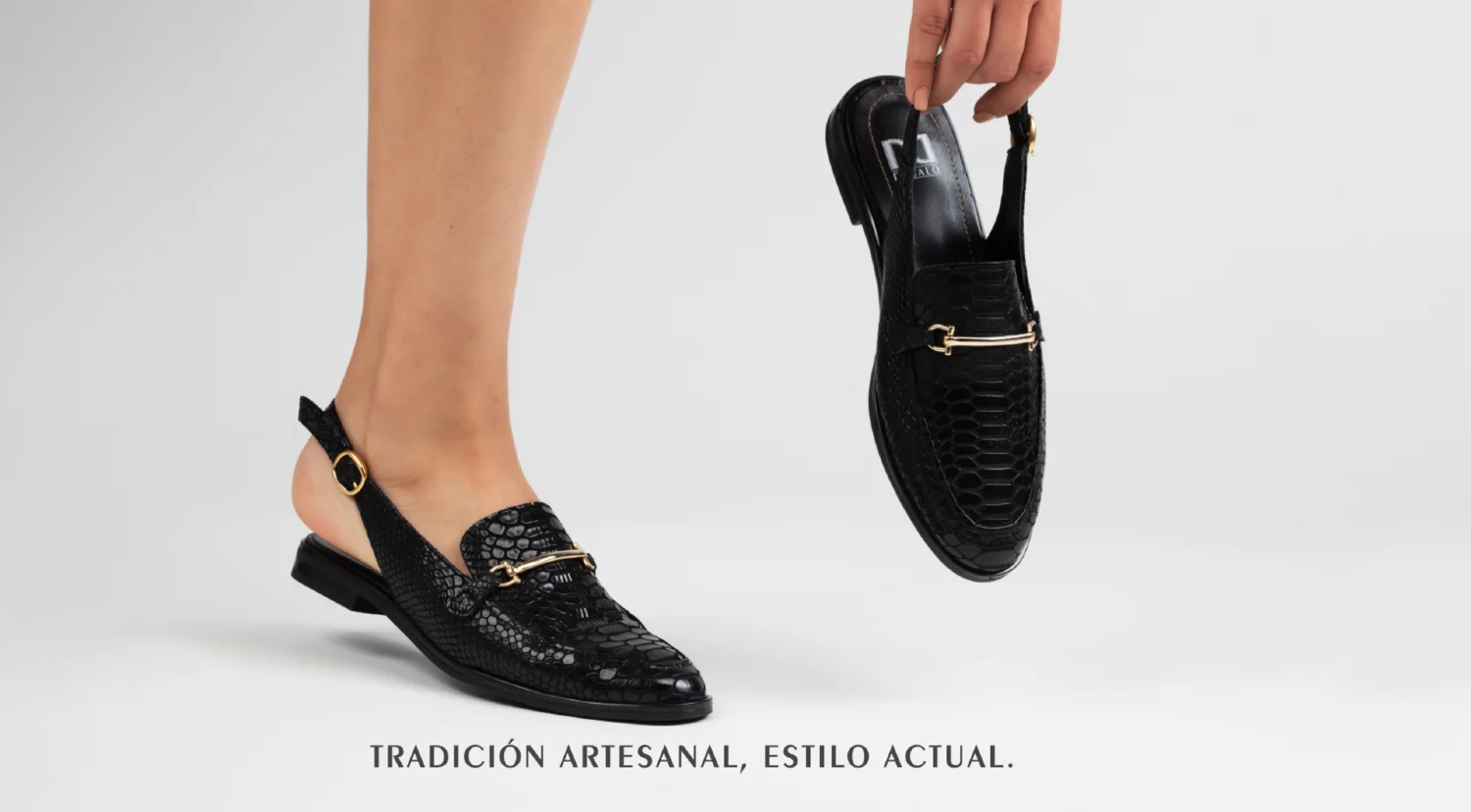 Mocasín de piel vacuno acabado exótico para mujer