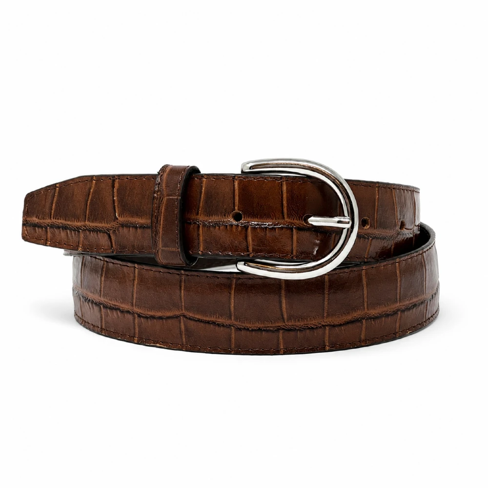 Cinturón para hombre de piel vacuno genuina color café con grabado cocodrilo y hebilla metálica