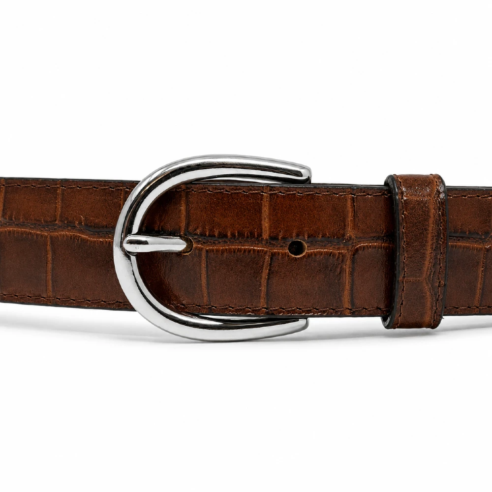 Cinturón para Hombre con Hebilla Plateada y Piel Grabada